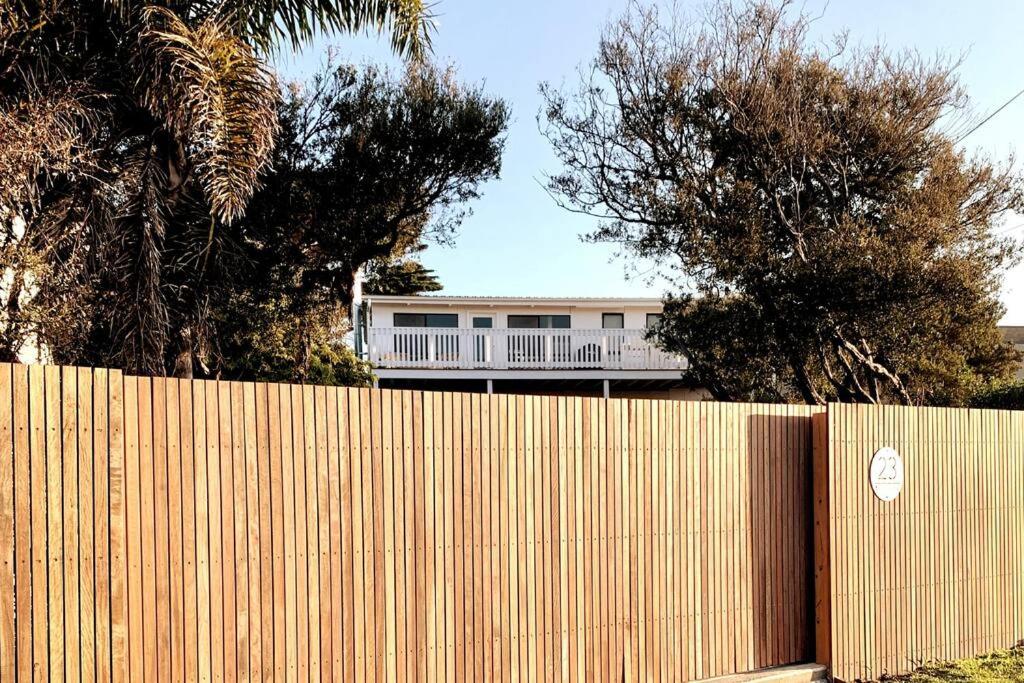 Seaside Beach Shakabode Retreat w Lovely Bay Views
