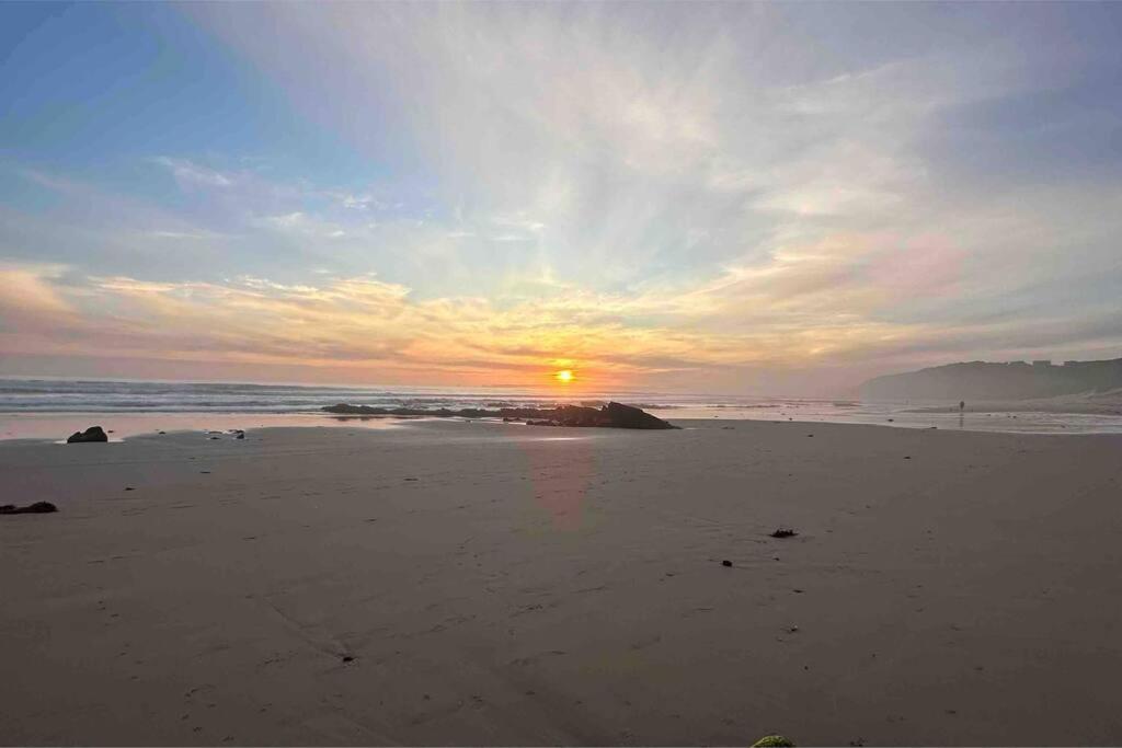 Seaside Beach Shakabode Retreat w Lovely Bay Views
