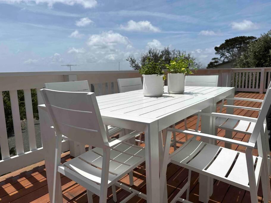 Seaside Beach Shakabode Retreat w Lovely Bay Views