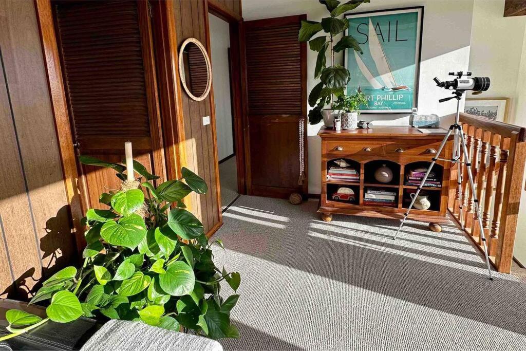 Seaside Beach Shakabode Retreat w Lovely Bay Views