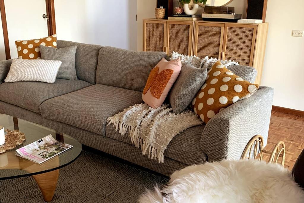 Seaside Beach Shakabode Retreat w Lovely Bay Views