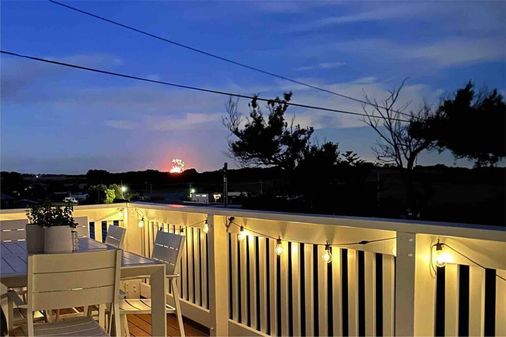 Seaside Beach Shakabode Retreat w Lovely Bay Views