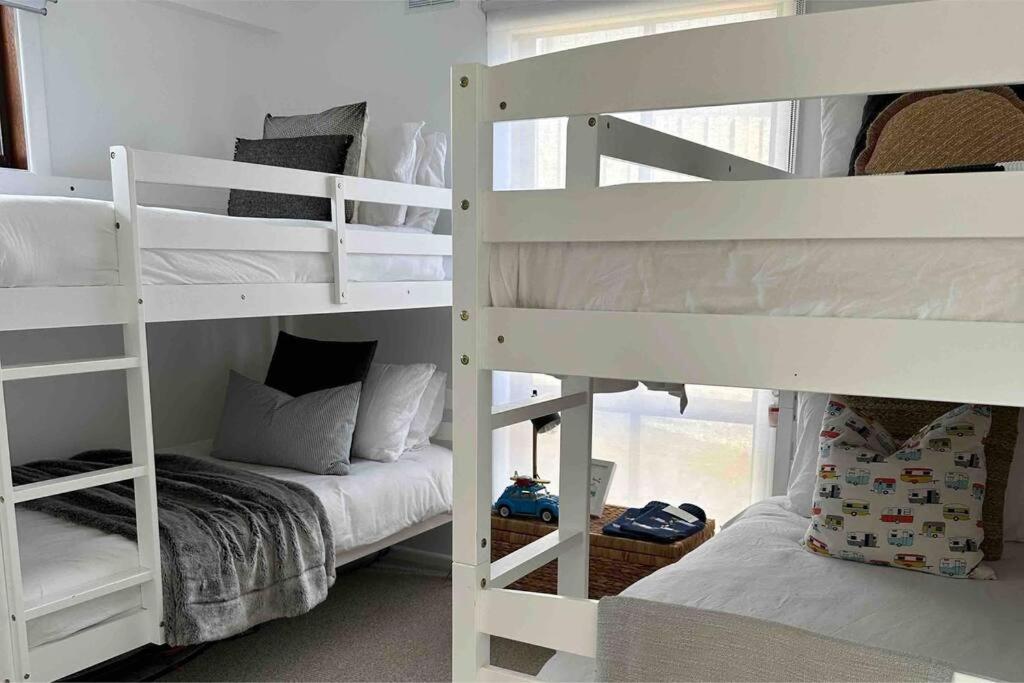Seaside Beach Shakabode Retreat w Lovely Bay Views