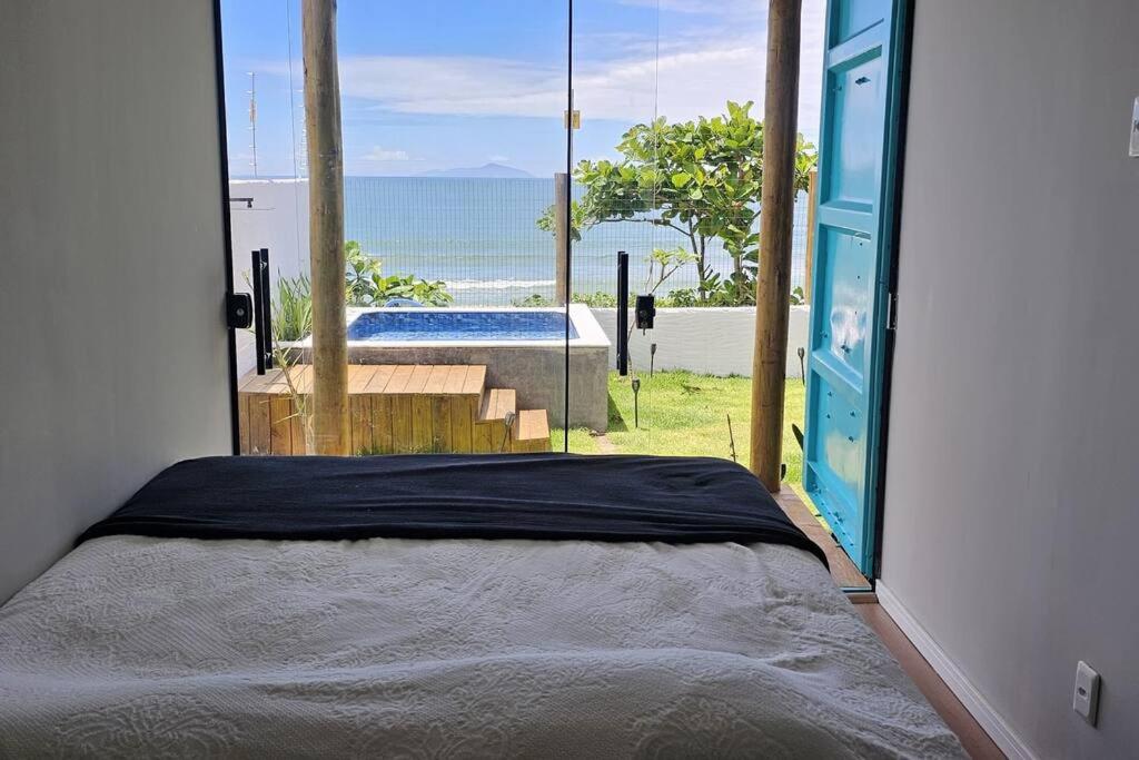 Casa Container Pe na Areia