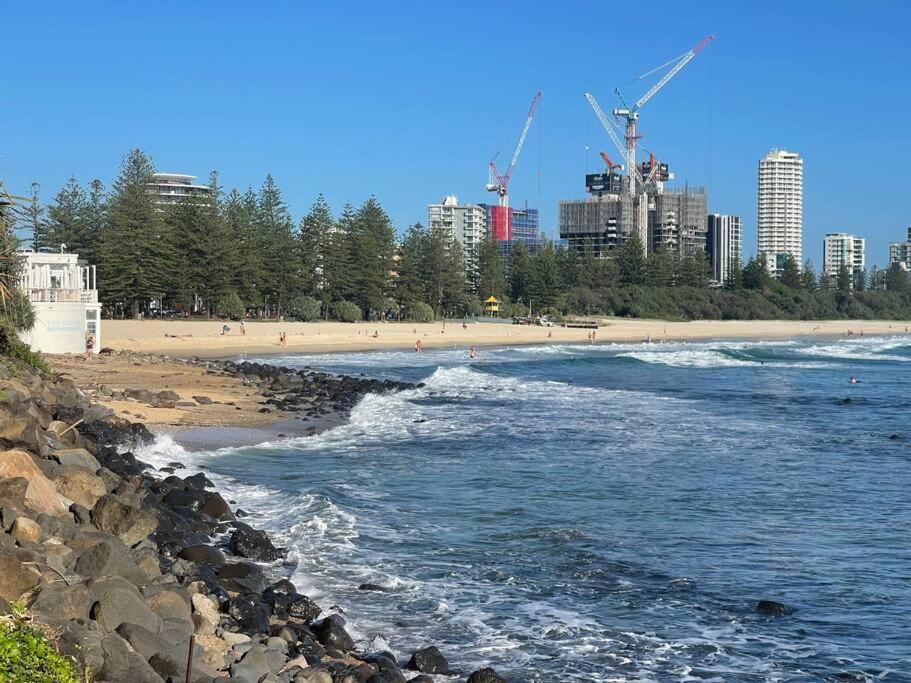 Burleigh Beach 1 bed Top Location