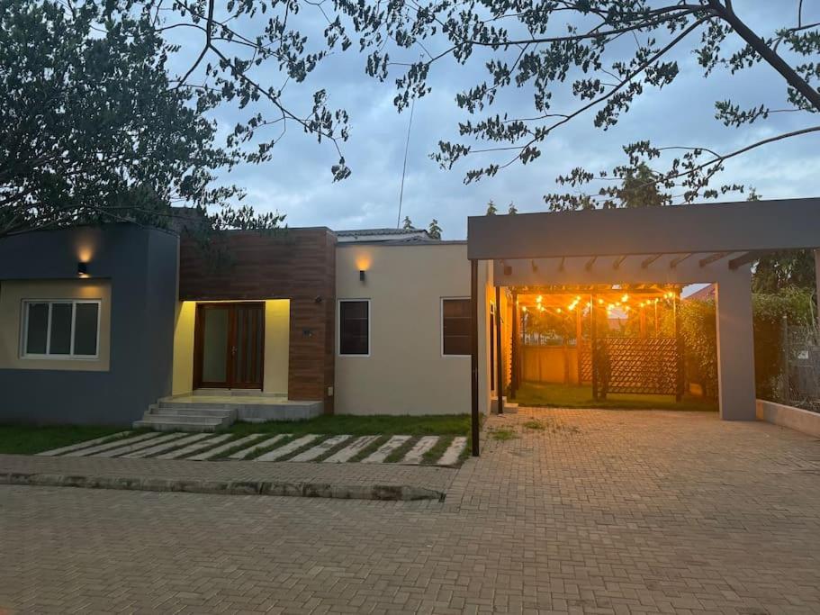 Modern Villa in East Legon Hills with Airport Pickup