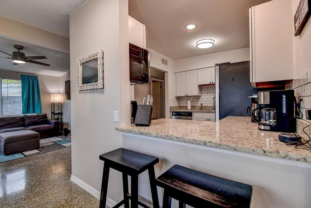 Heated Pool 4 Bedrooms 10 Mins To Beaches view 4