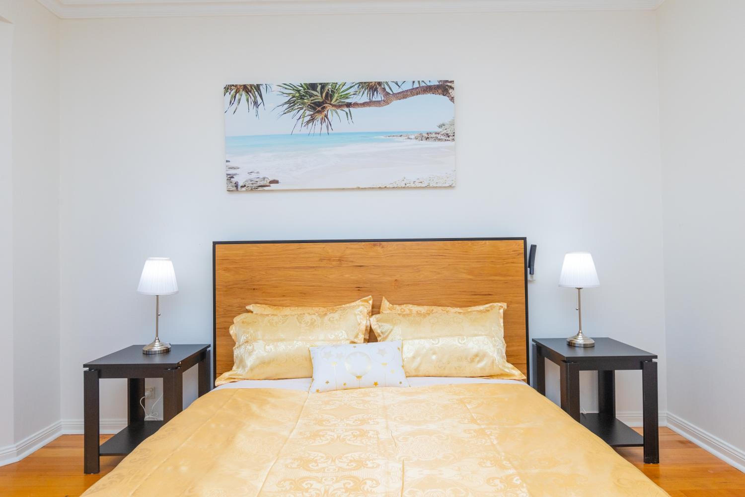 Glenelg House Modern 5QBed,1cot,3Bth, 4TV,FastWIFI