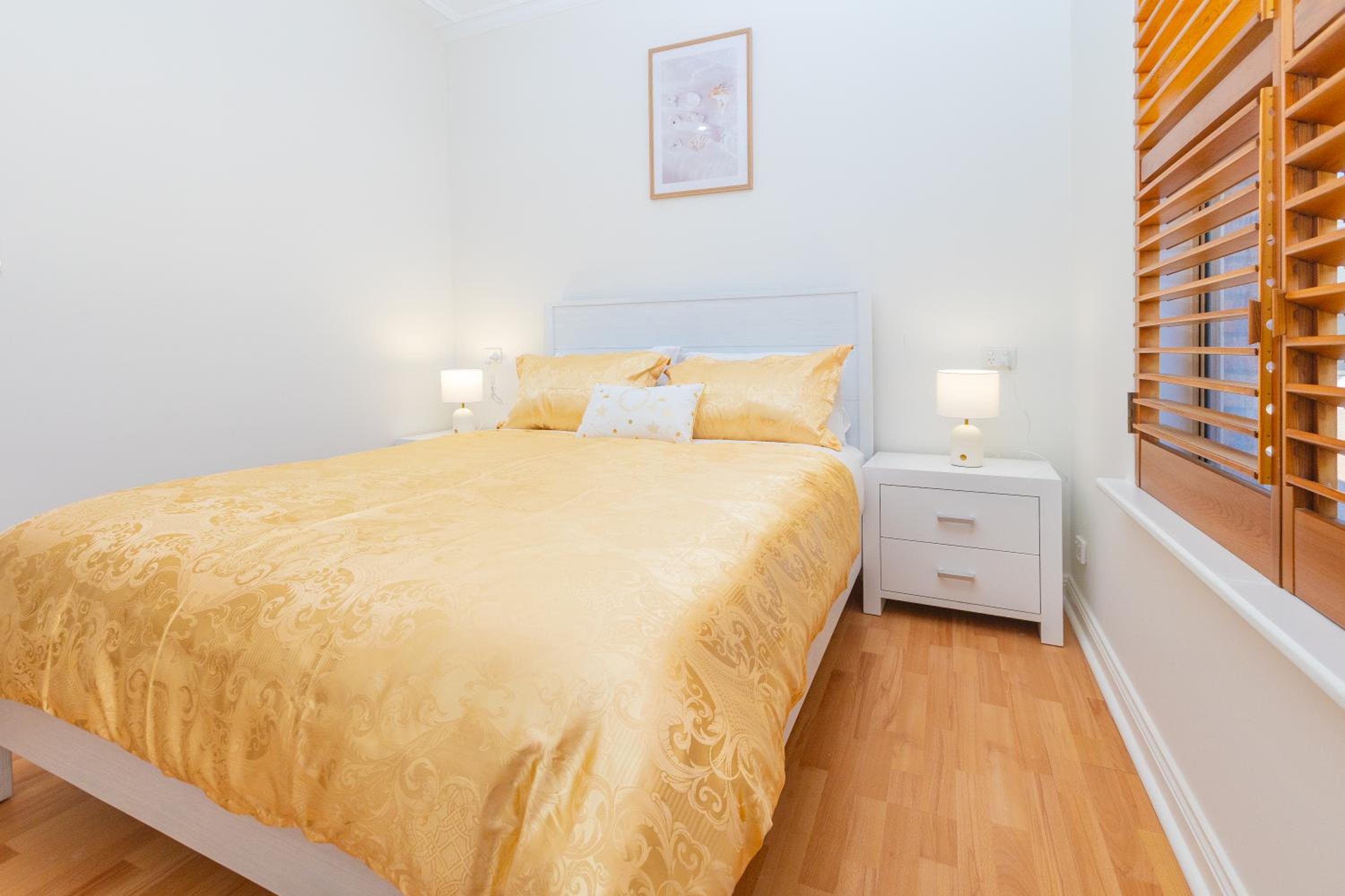 Glenelg House Modern 5QBed,1cot,3Bth, 4TV,FastWIFI