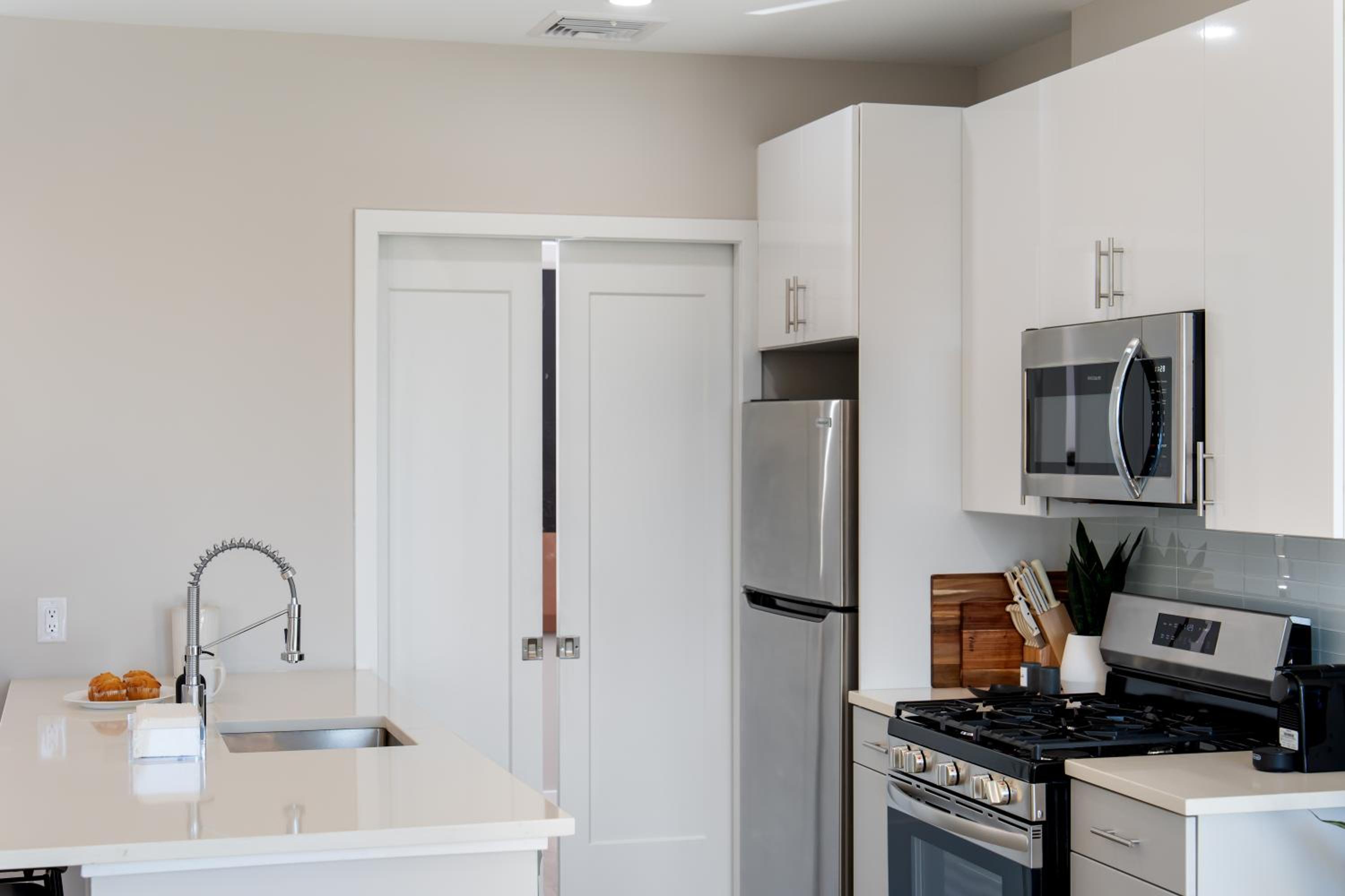 New Haven Vacations - Luxury Furnished Apartments by Hyatus Downtown at Yale - Property Image 164