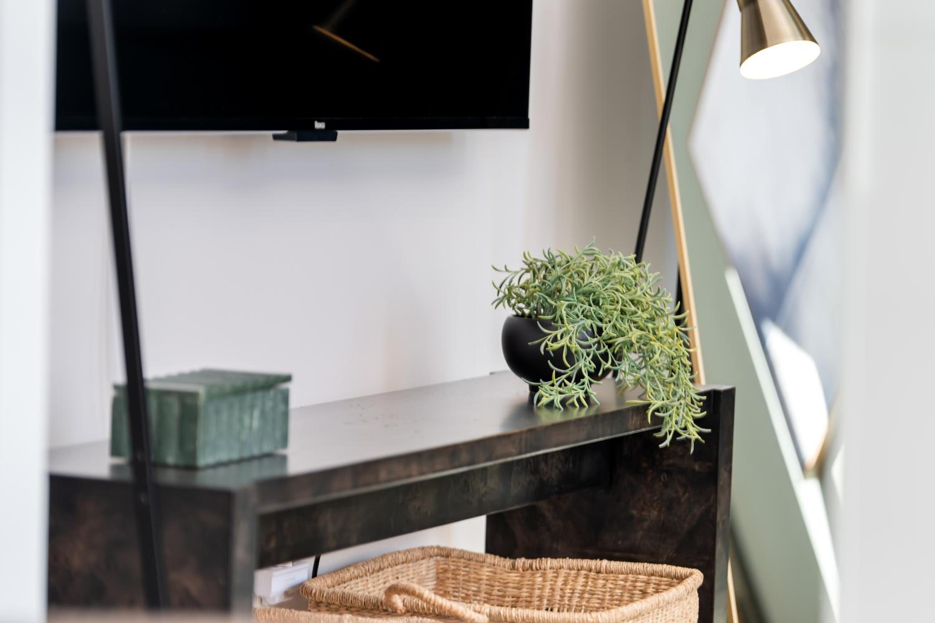 New Haven Vacations - Luxury Furnished Apartments by Hyatus Downtown at Yale - Property Image 182