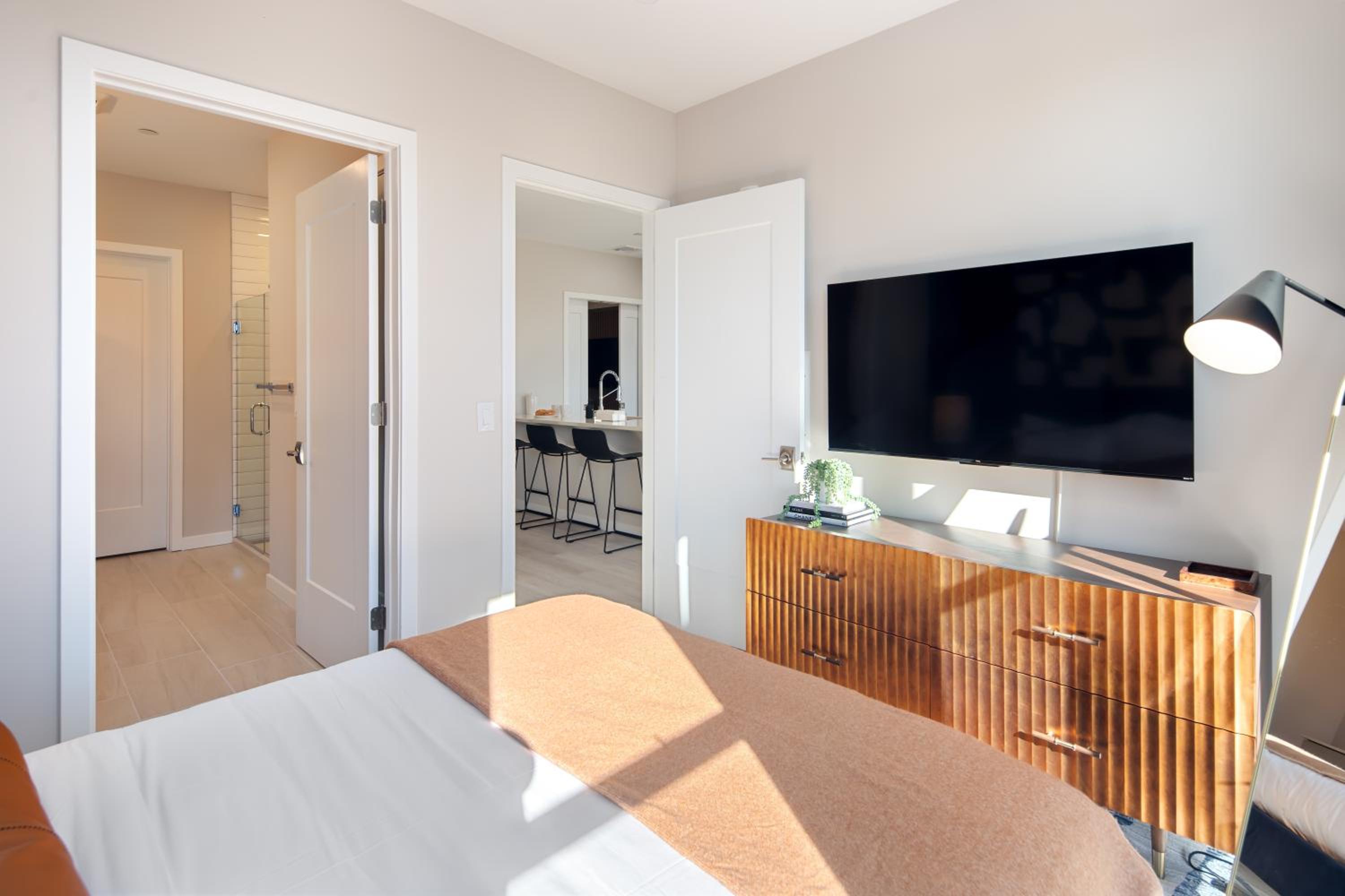 New Haven Vacations - Luxury Furnished Apartments by Hyatus Downtown at Yale - Property Image 173
