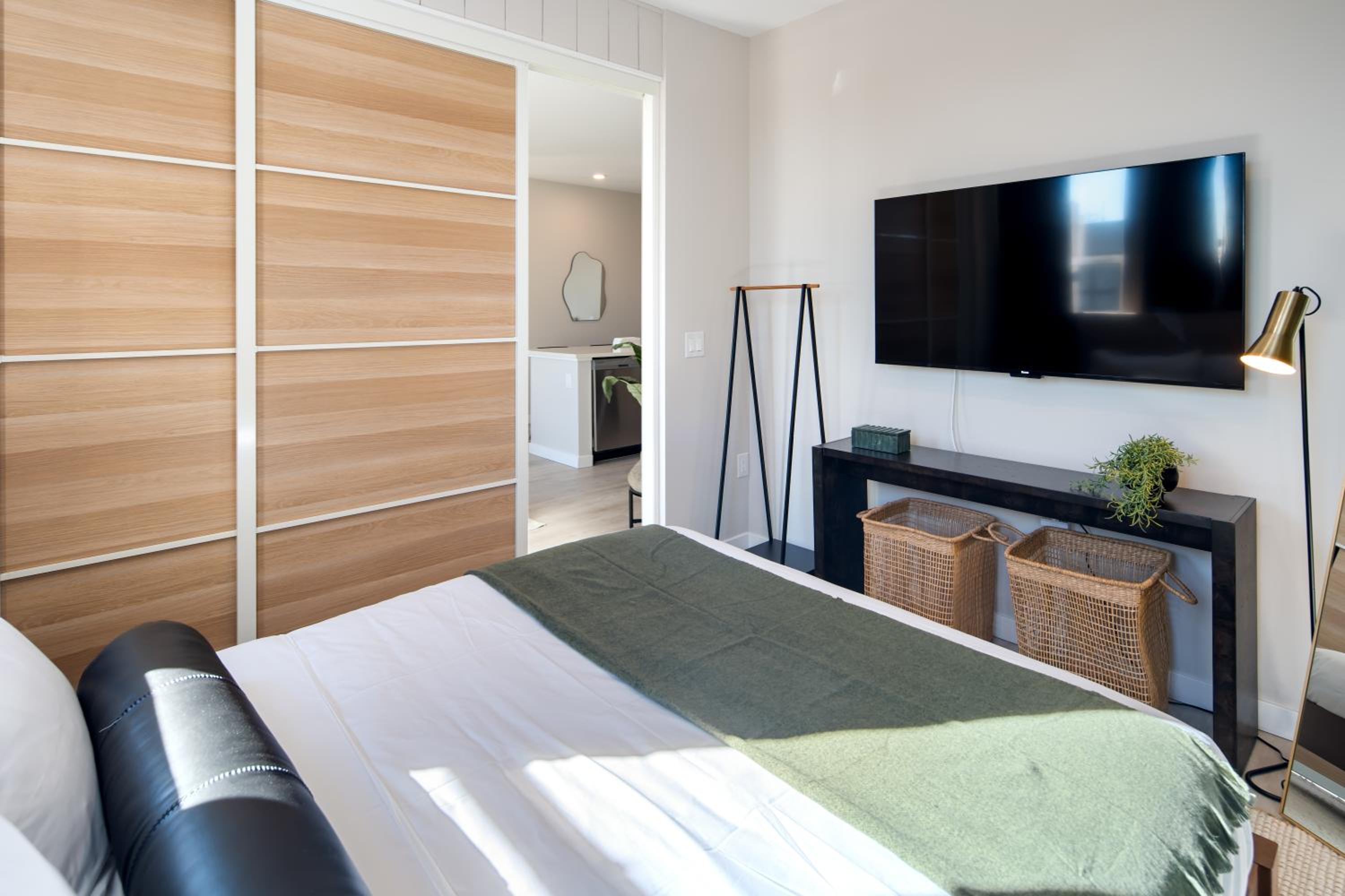 New Haven Vacations - Luxury Furnished Apartments by Hyatus Downtown at Yale - Property Image 180