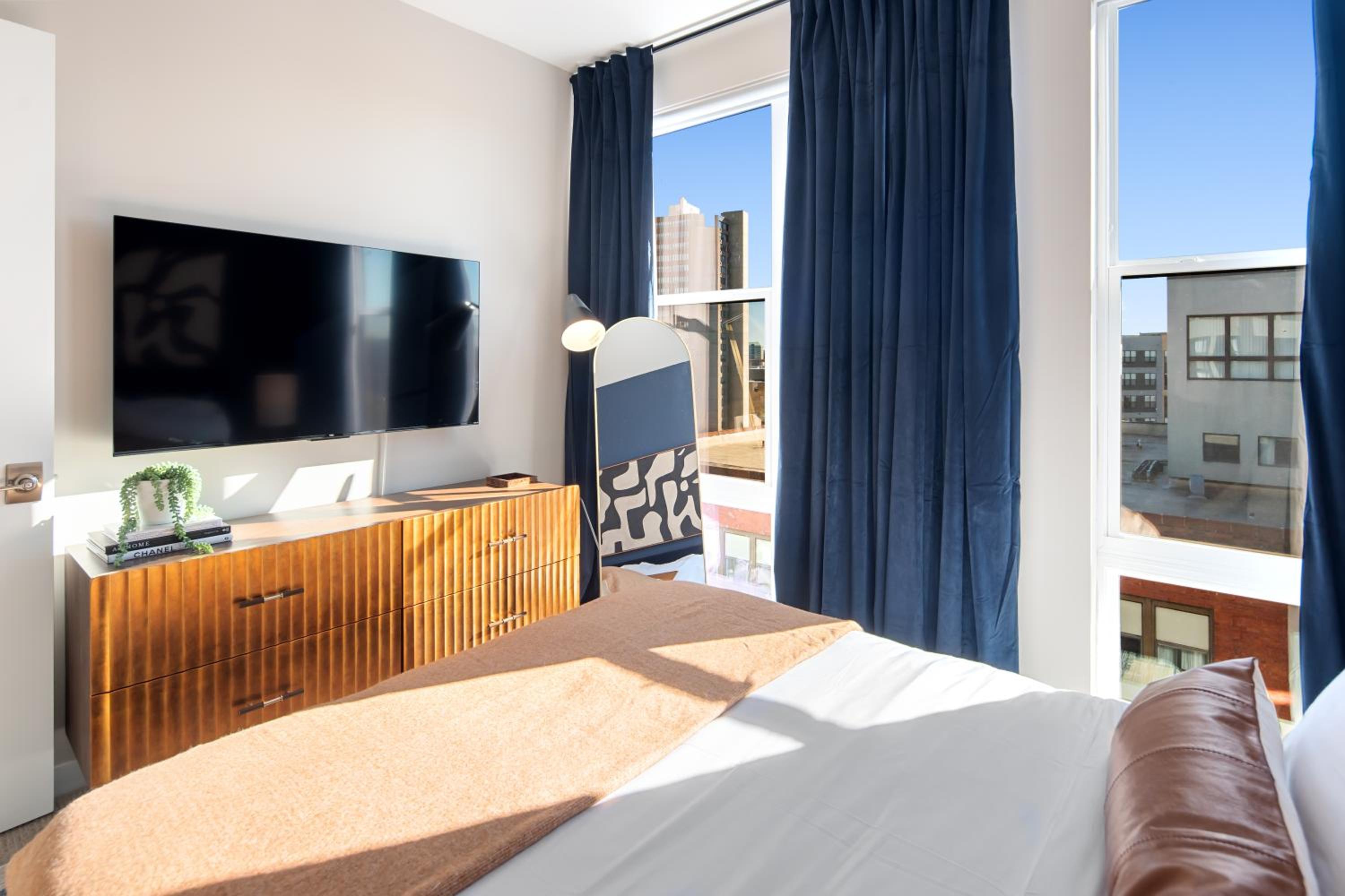 New Haven Vacations - Luxury Furnished Apartments by Hyatus Downtown at Yale - Property Image 174