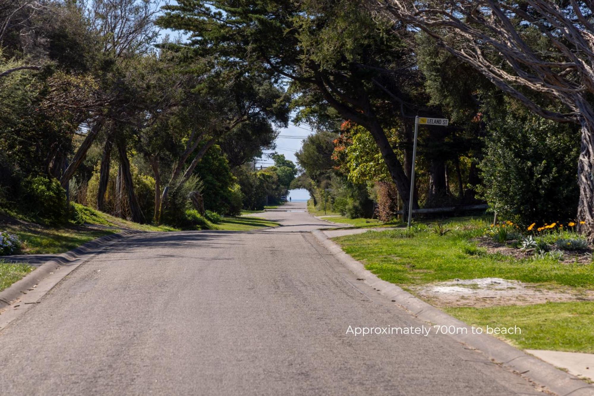 Blairgowrie Beach Days - beach at end of the street!