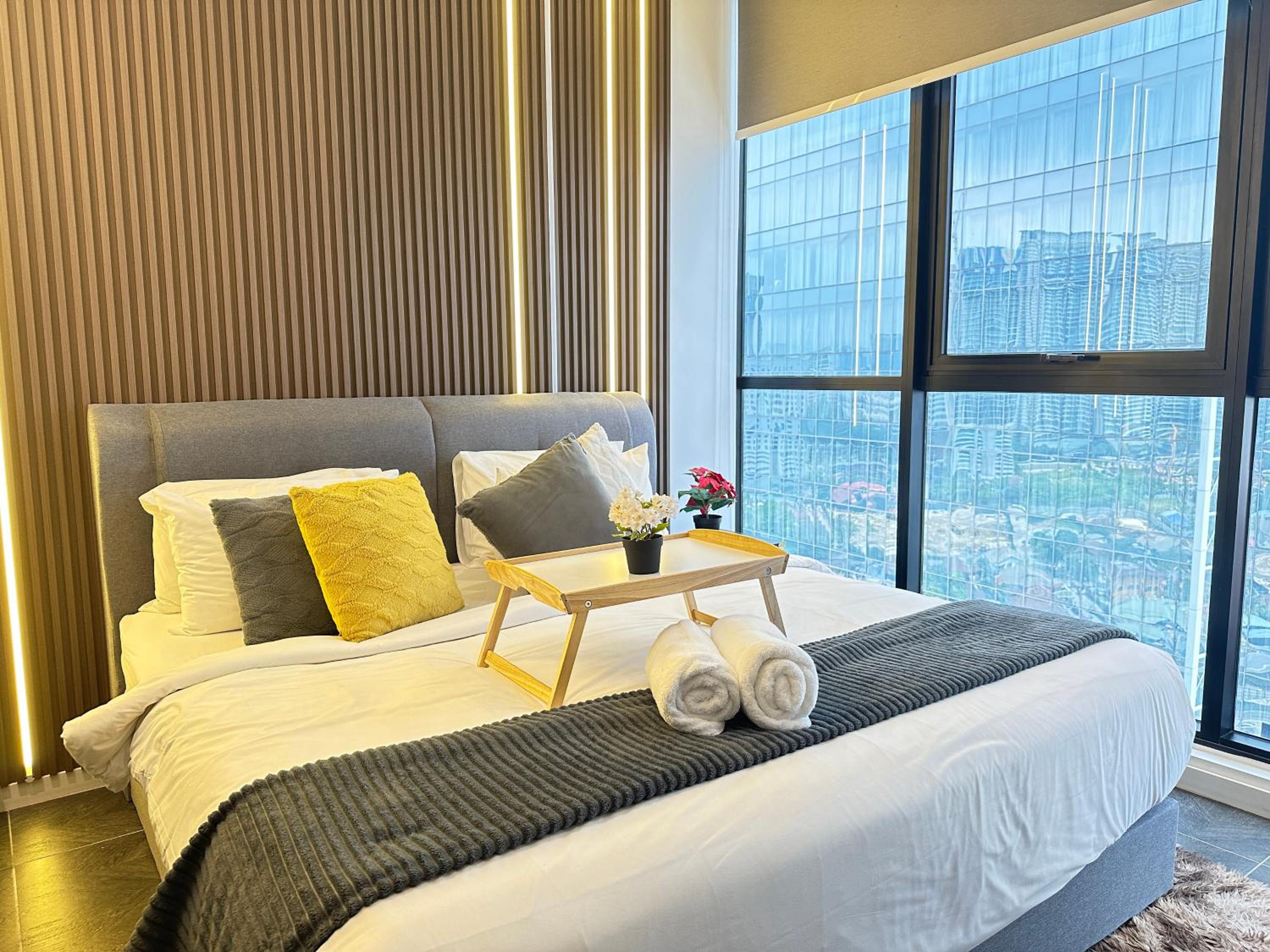 Scarletz Suites KLCC Twin Tower Infinity Pool by One39 KL