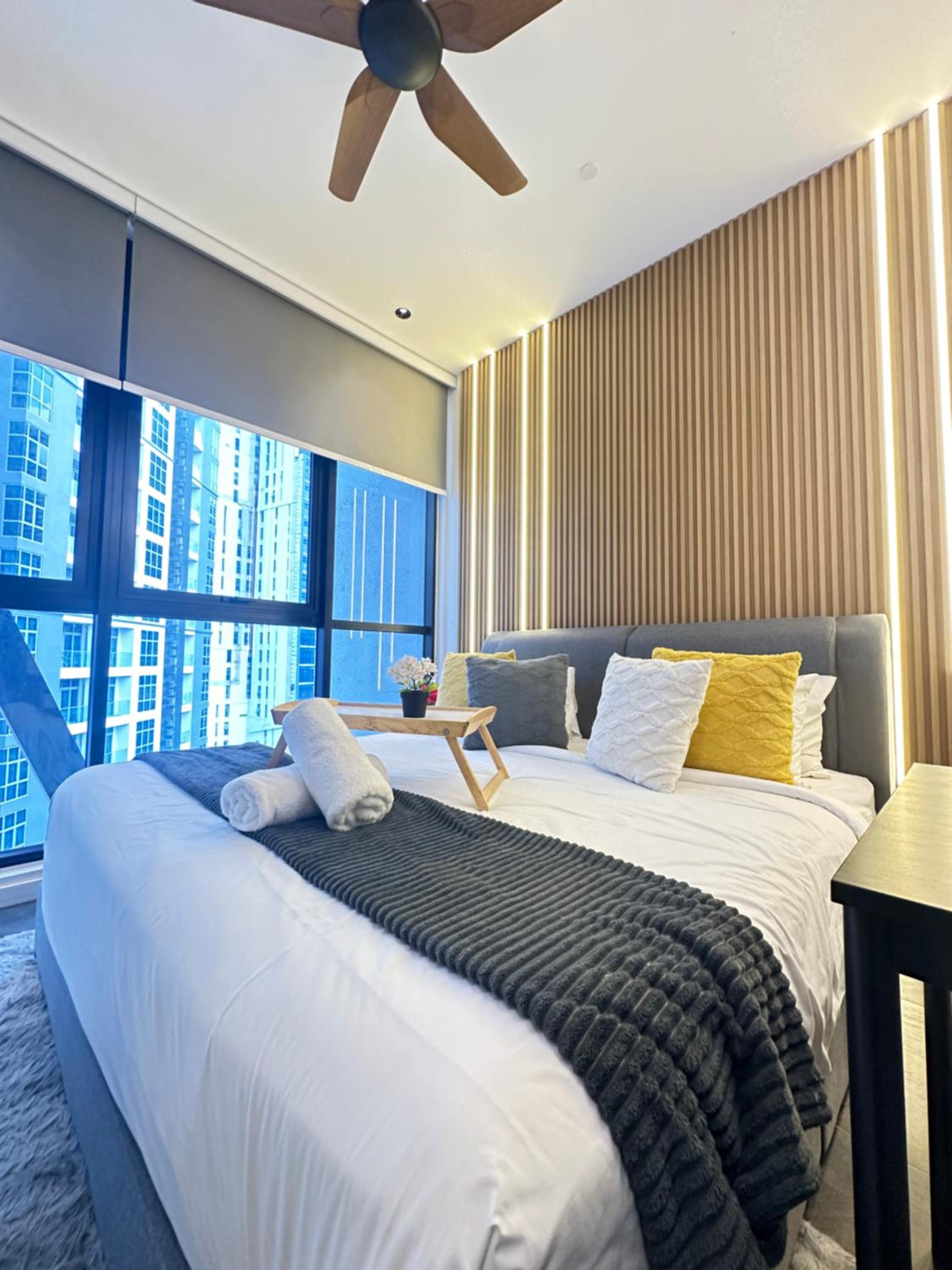 Scarletz Suites KLCC Twin Tower Infinity Pool by One39 KL