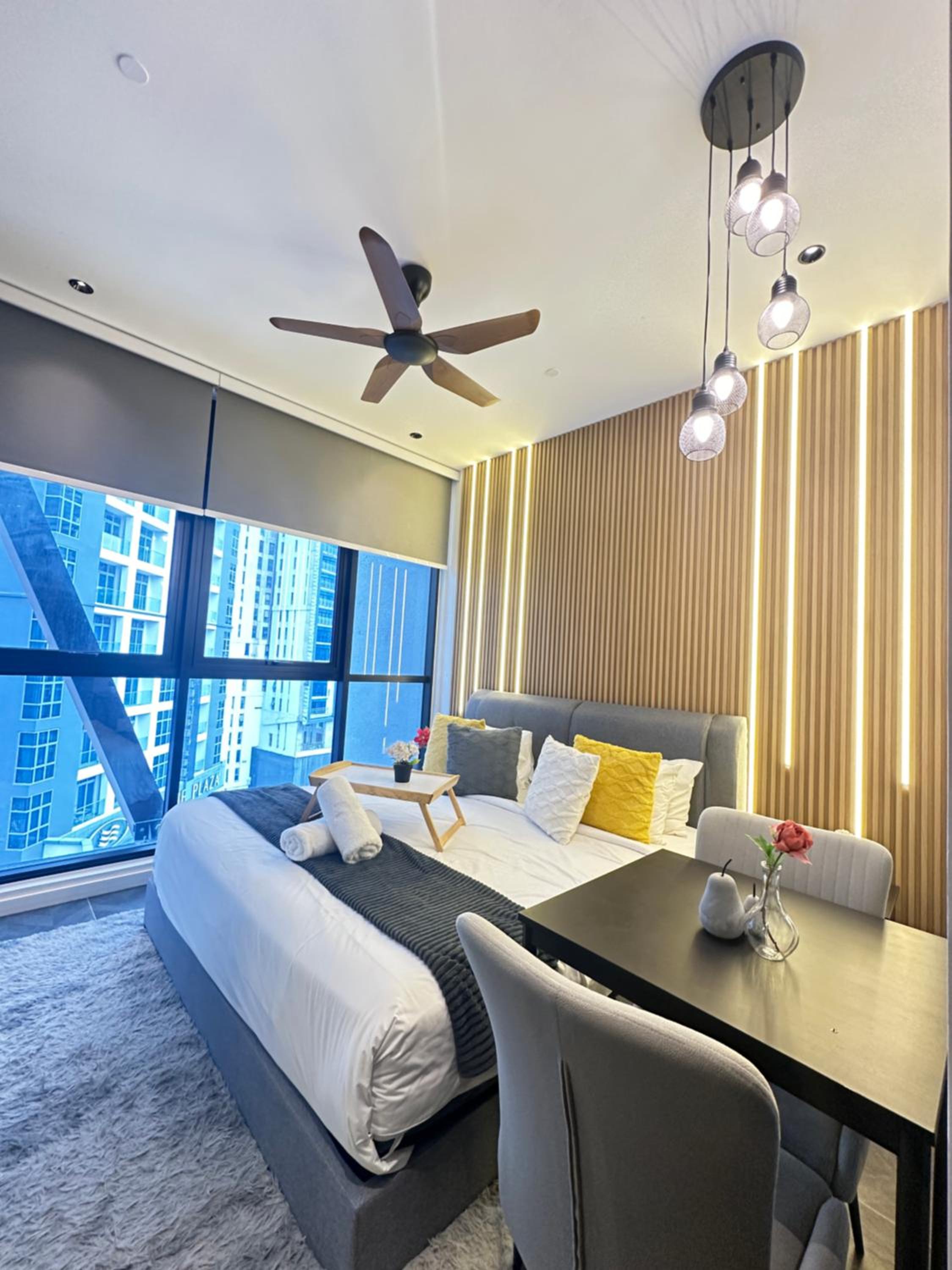 Scarletz Suites KLCC Twin Tower Infinity Pool by One39 KL
