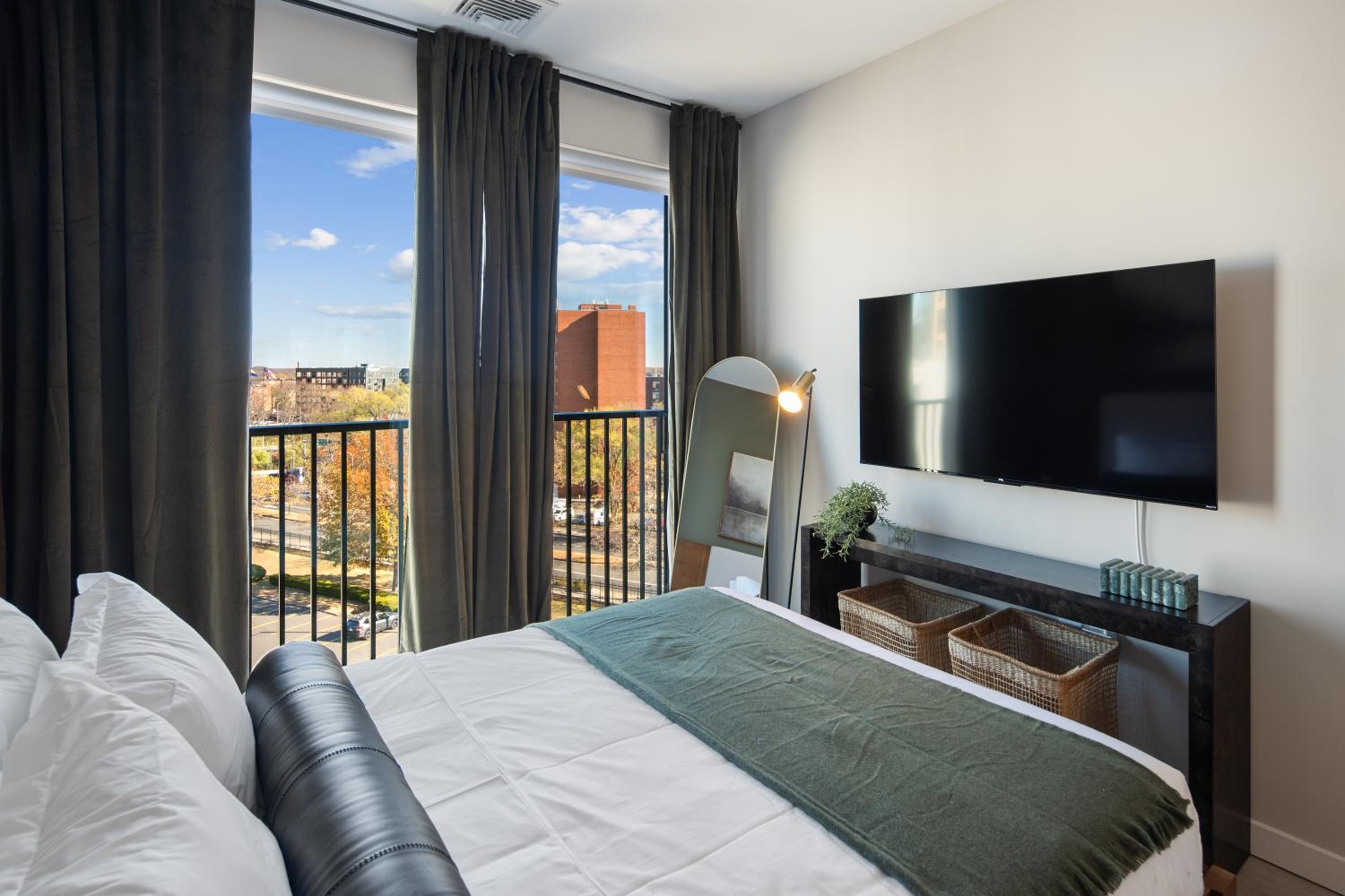 New Haven Vacations - Luxury Furnished Apartments by Hyatus Downtown at Yale - Property Image 146