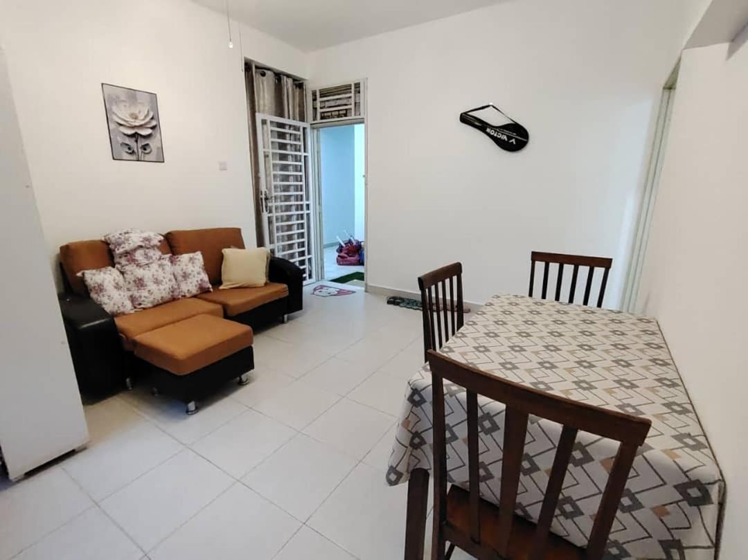 Tebrau City Residence by Natol