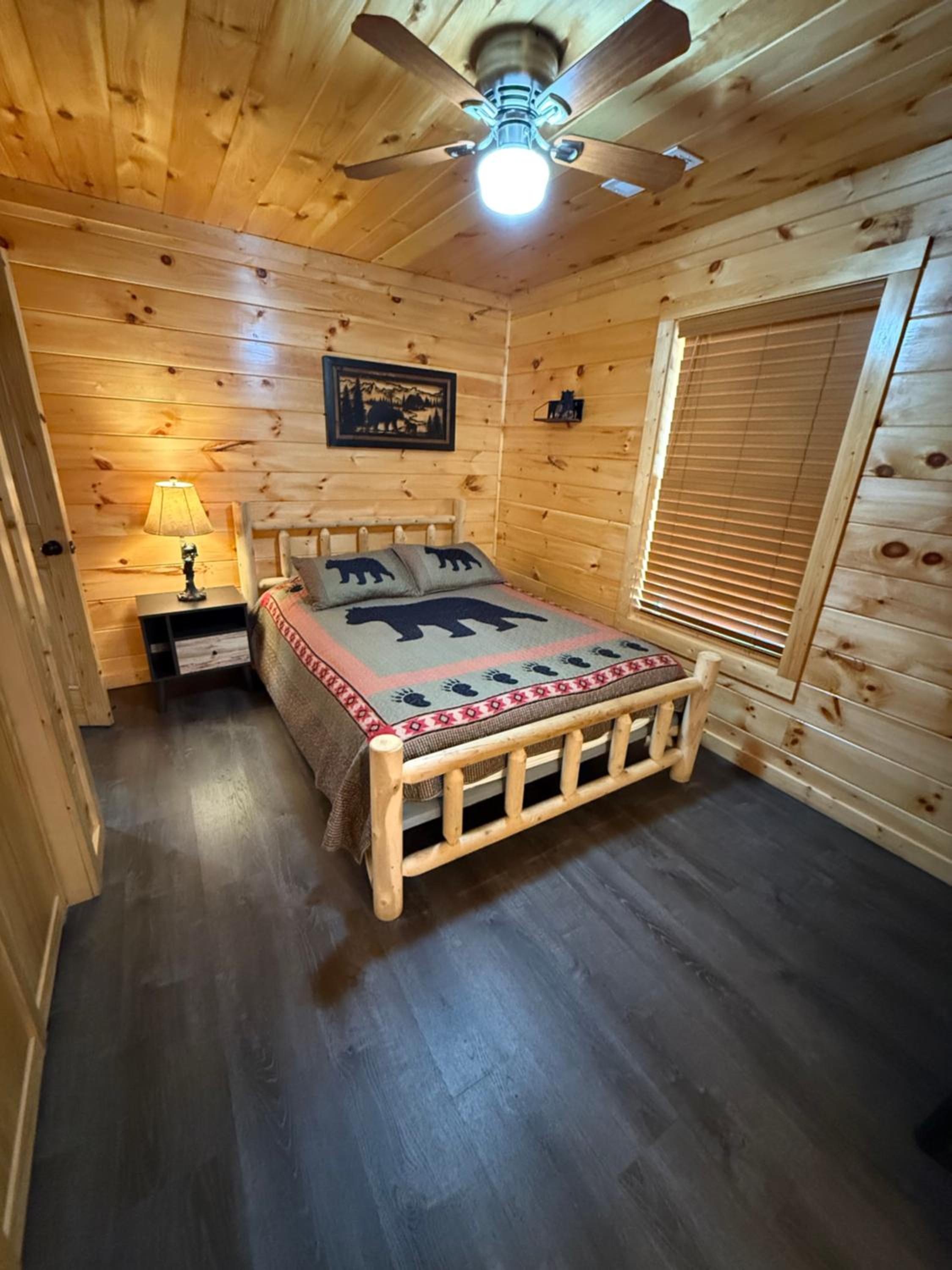 Paradise at the Smokies Cabin with HOT TUB! view 4