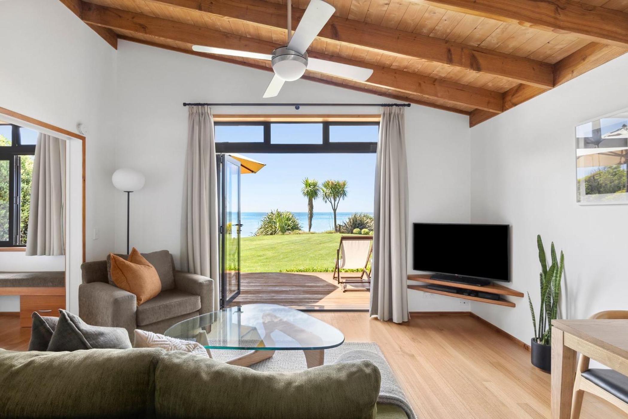 Adrift In Golden Bay- Absolute Beachfront Villas