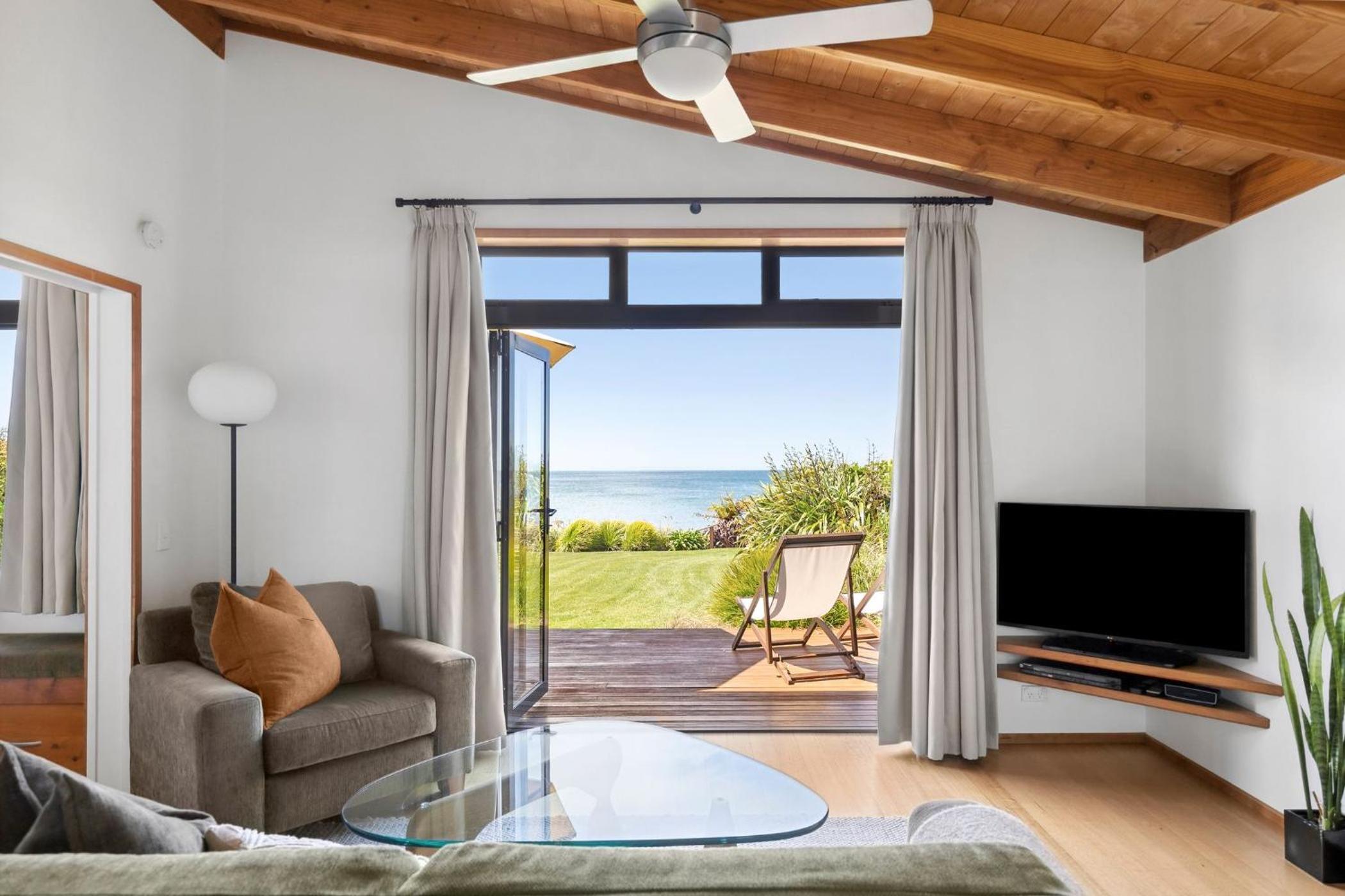 Adrift In Golden Bay- Absolute Beachfront Villas