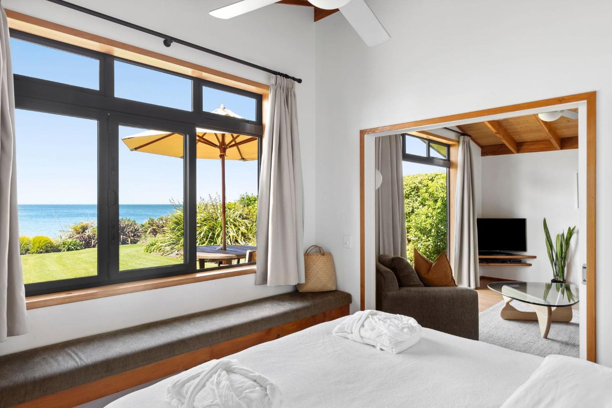 Adrift In Golden Bay- Absolute Beachfront Villas