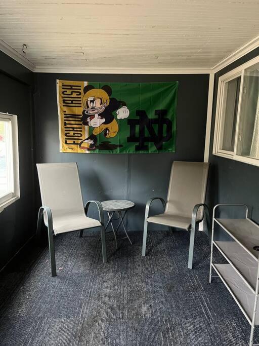 Cozy 2 bedroom by Notre Dame view 2
