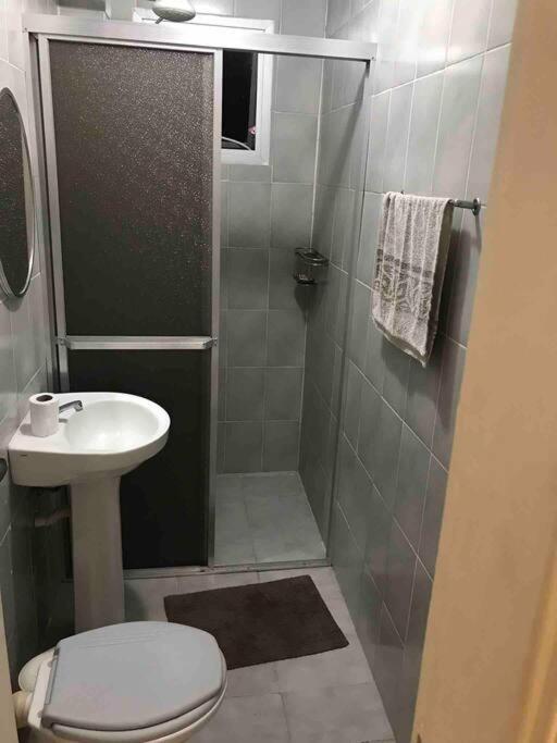 Apartamento no Guarujá Praia da Enseada piscina e lazer