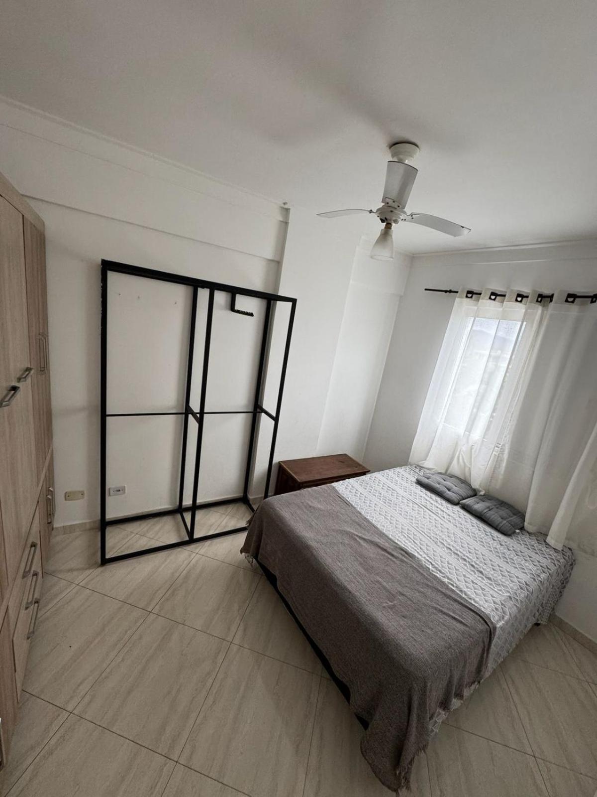 Apartamento no Guarujá Praia da Enseada piscina e lazer