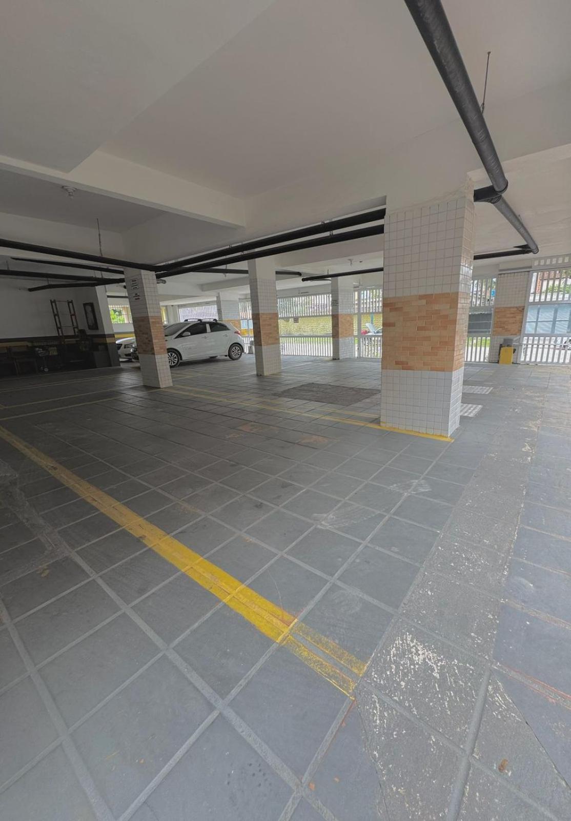 Apartamento no Guarujá Praia da Enseada piscina e lazer