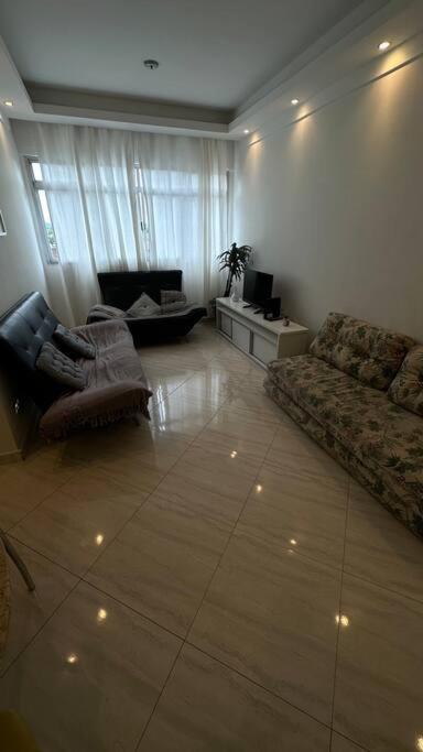 Apartamento no Guarujá Praia da Enseada piscina e lazer