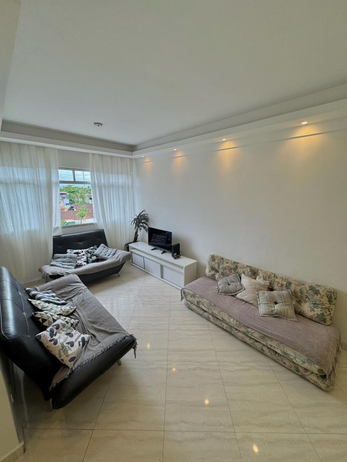 Apartamento no Guarujá Praia da Enseada piscina e lazer