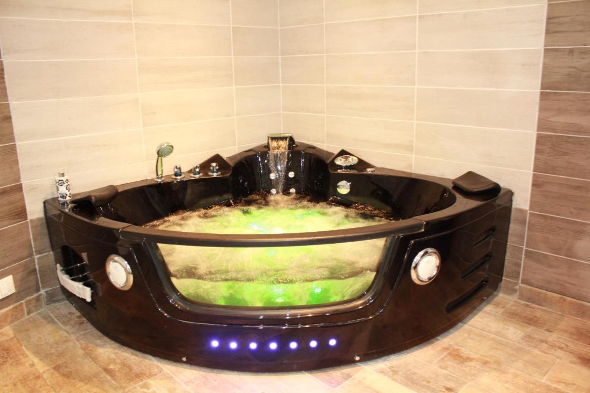 Jacuzzi