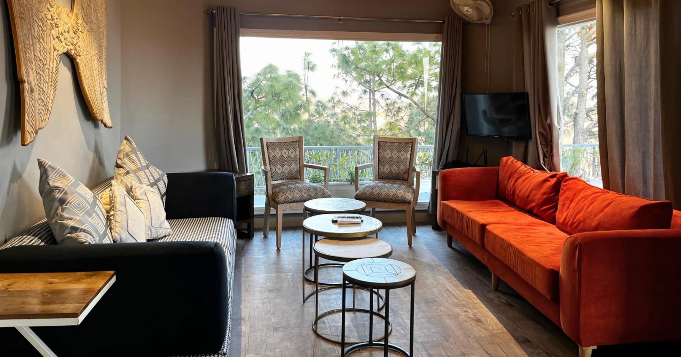 Serene By Sunkissed Villa, 6 BR Luxury Villa in Kasauli - Lawn, Bonfire & Valley View view 4