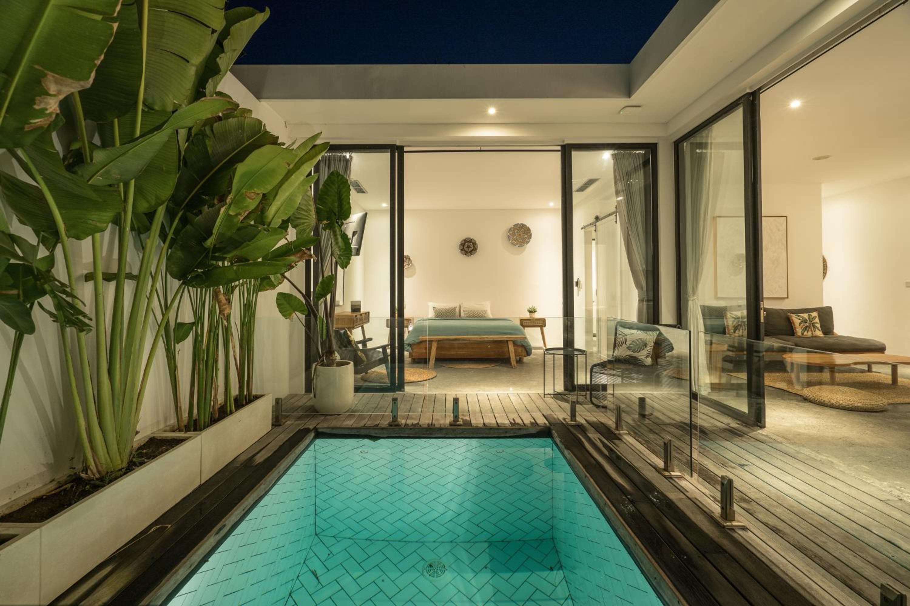 Villa Reif 2 Canggu, Luxury poolvilla, 2 bedrooms, 100m2, near beach, central & quiet location view 4