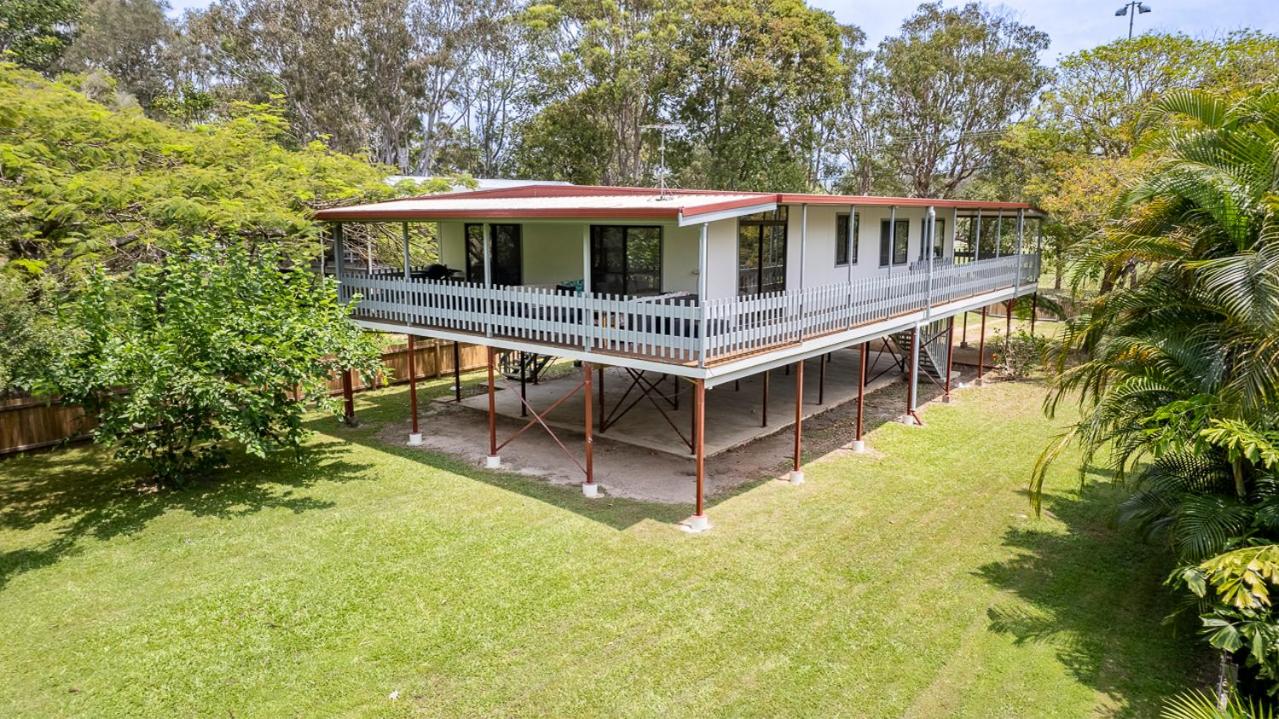 Lorraine's Beach house - 3 mins walk to beach
