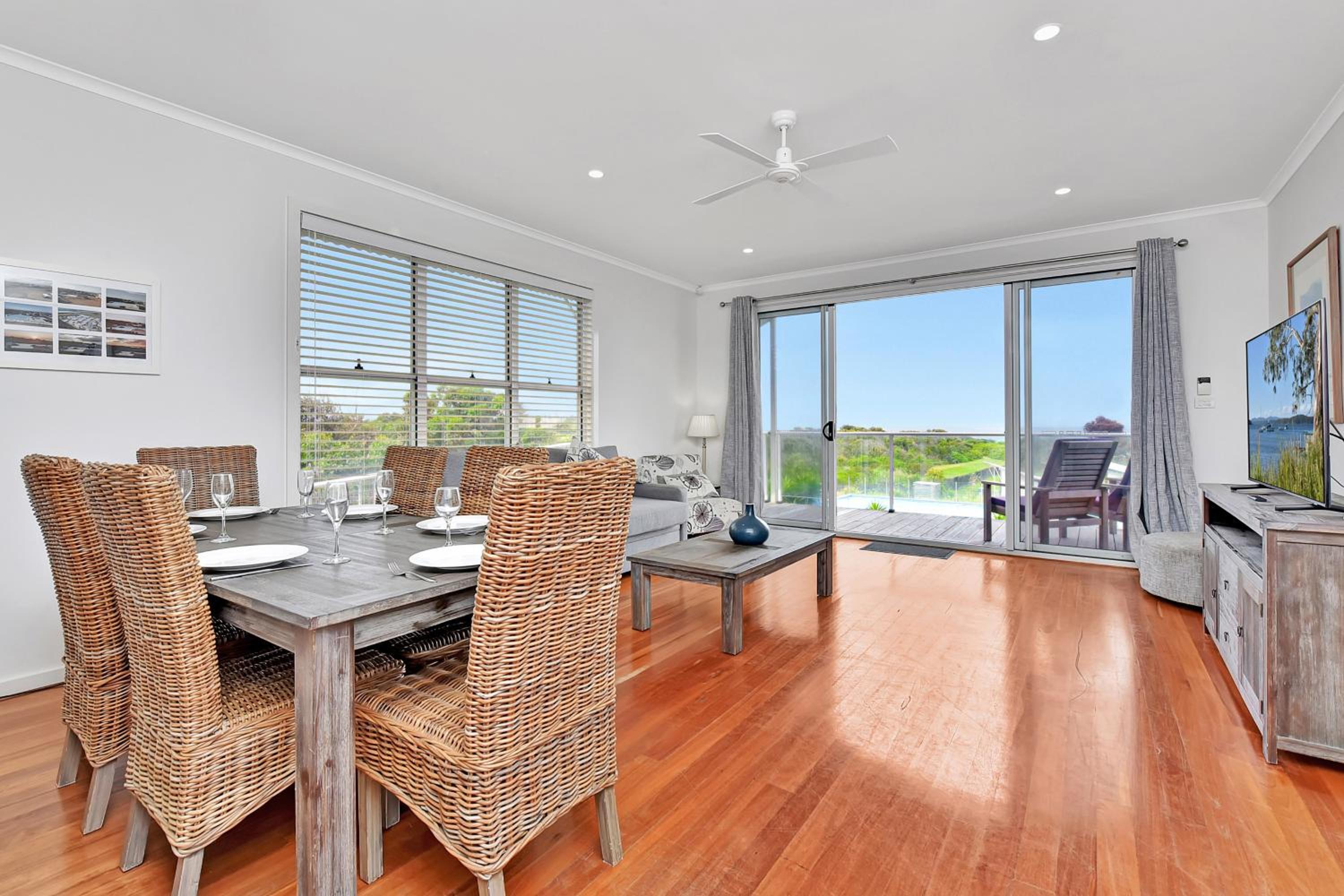 Caves Beach Villa Bombora