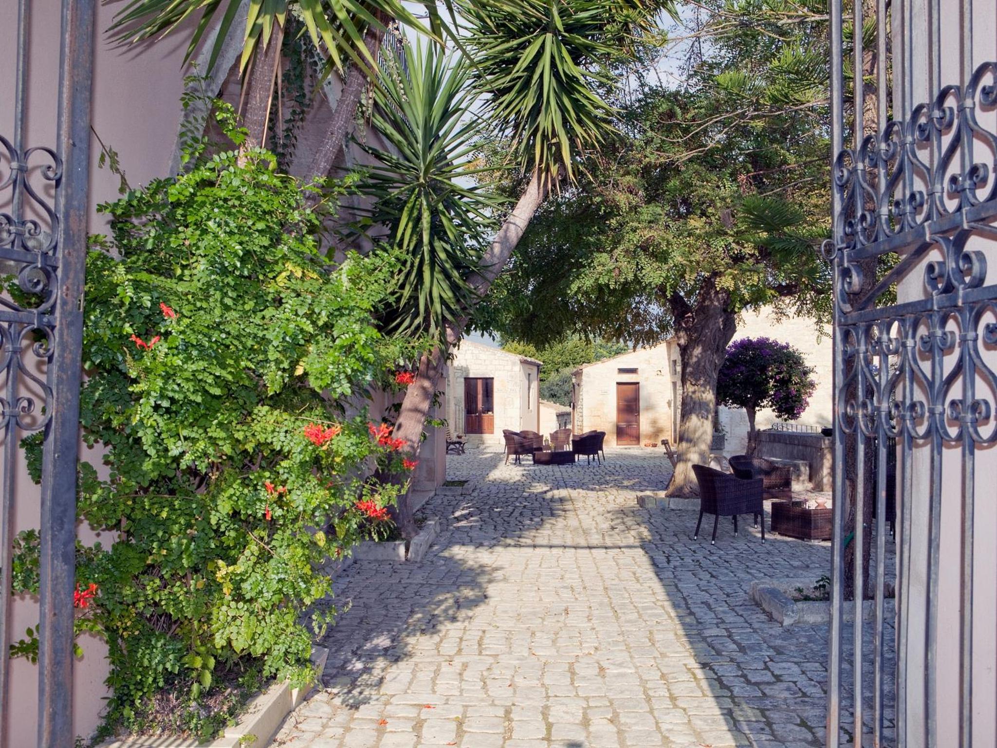 Baglio Fasana whole property