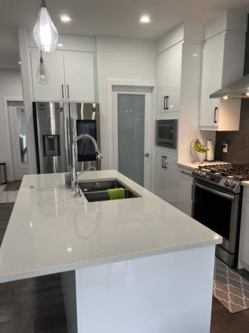 Executive Modern Family Haven for Short Stays