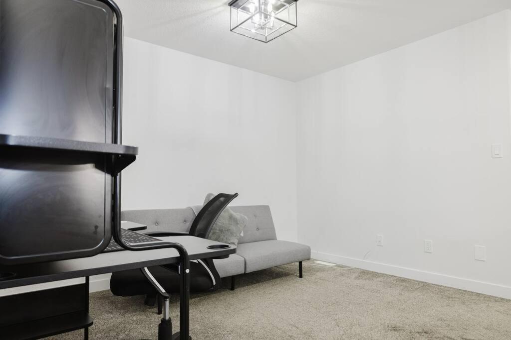 Executive Modern Family Haven for Short Stays
