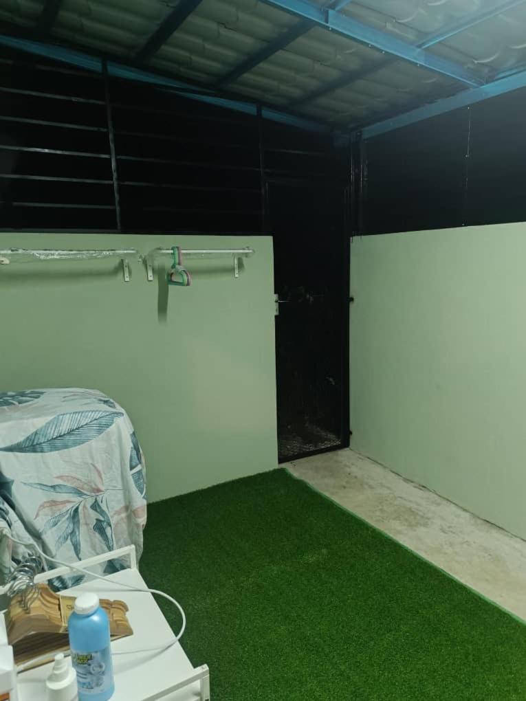 D'Ebai Roomstay Kijal photo 3