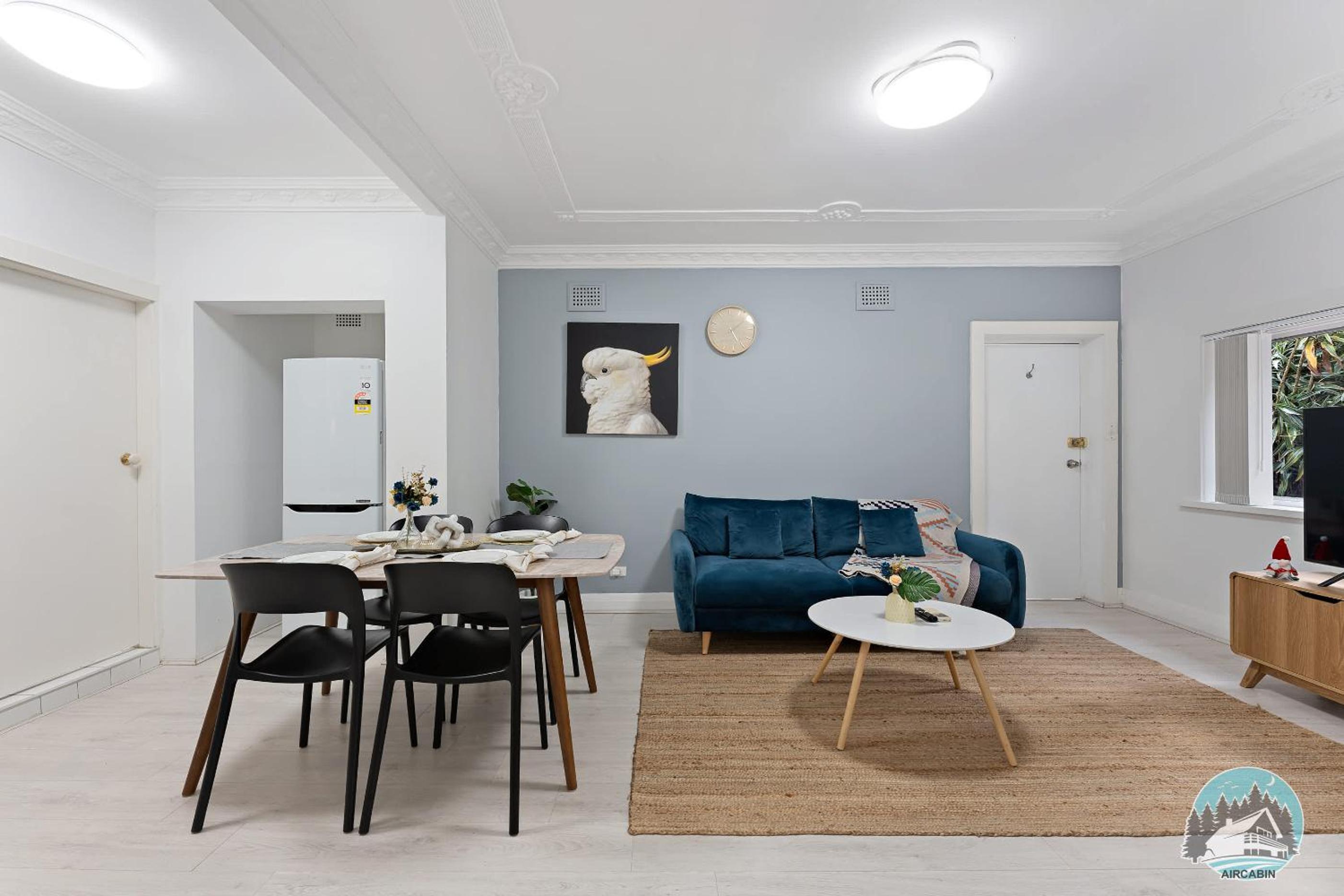 Manly Beachside 2-Bed Apartment in Spacious House