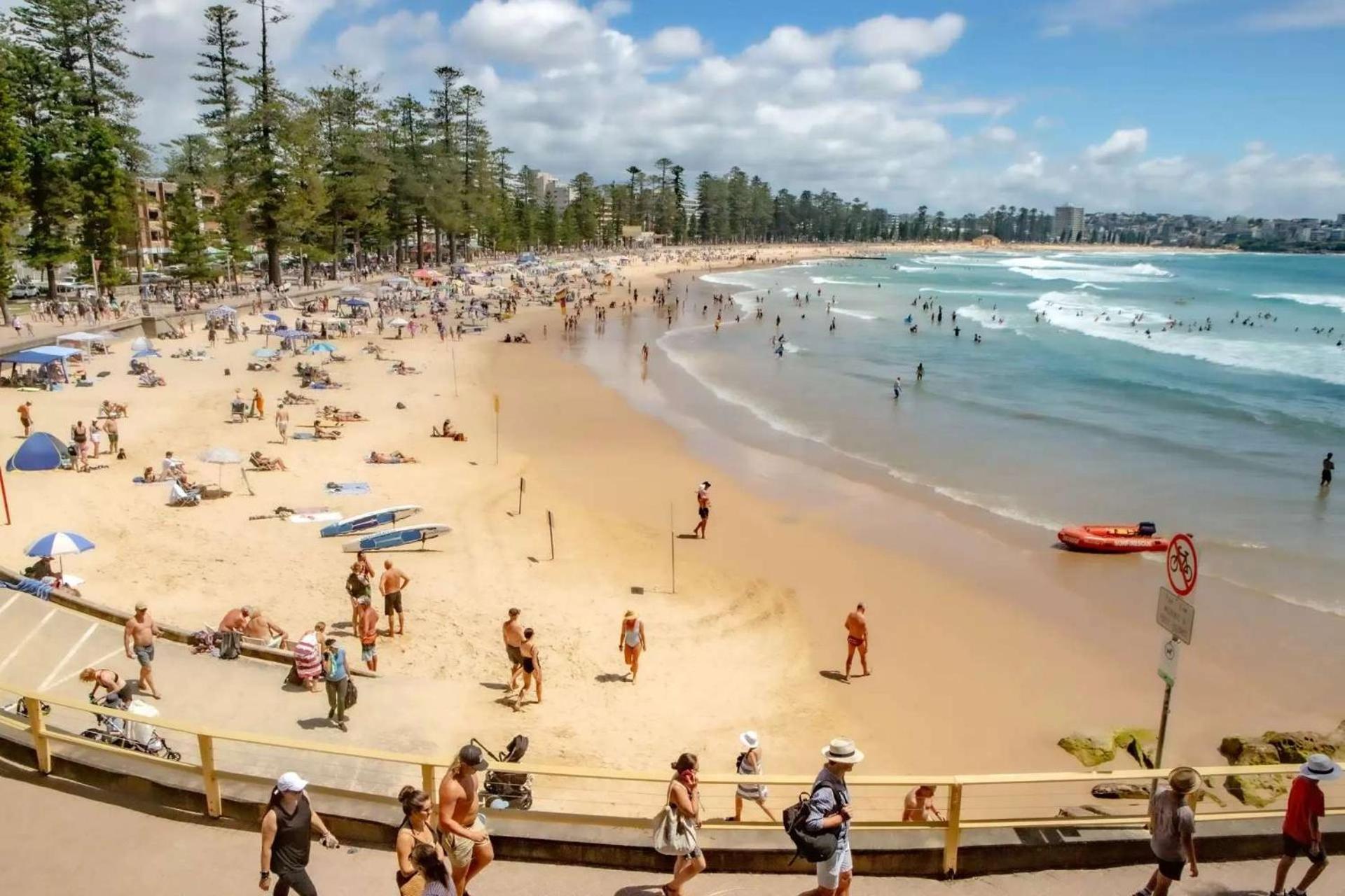 Manly Beachside 2-Bed Apartment in Spacious House