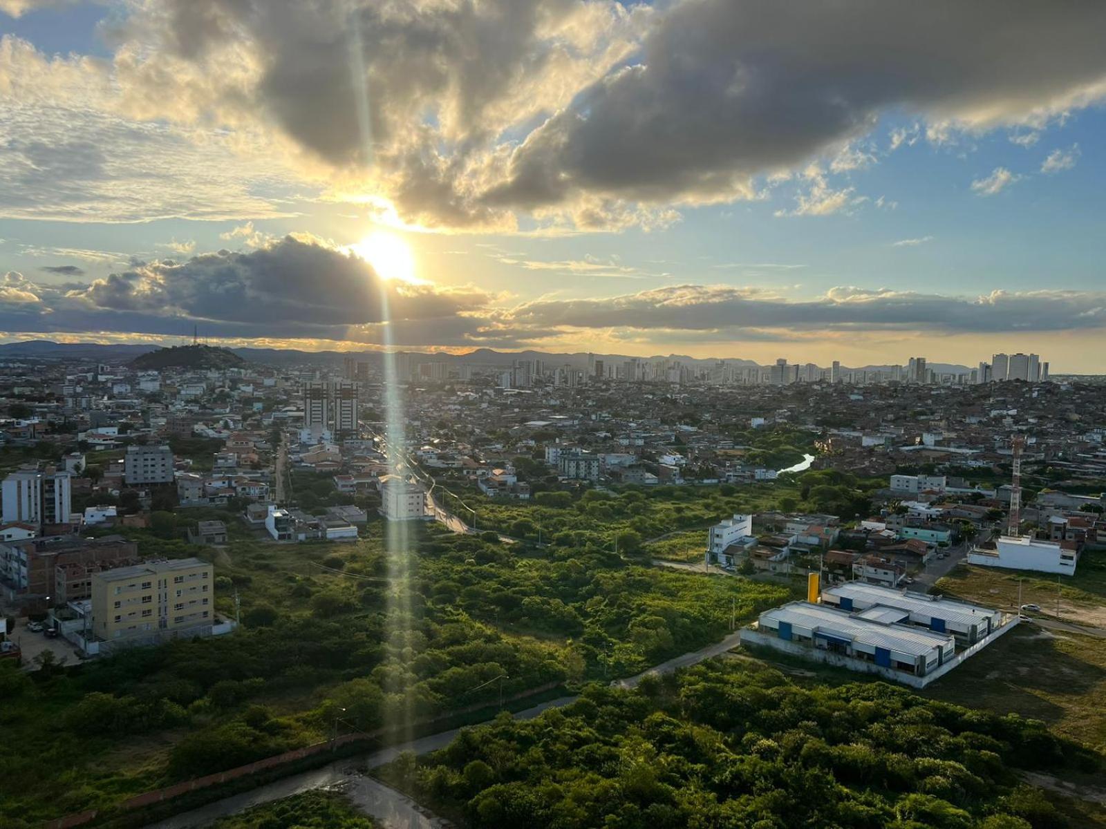 Vizinho ao Shopping Caruaru