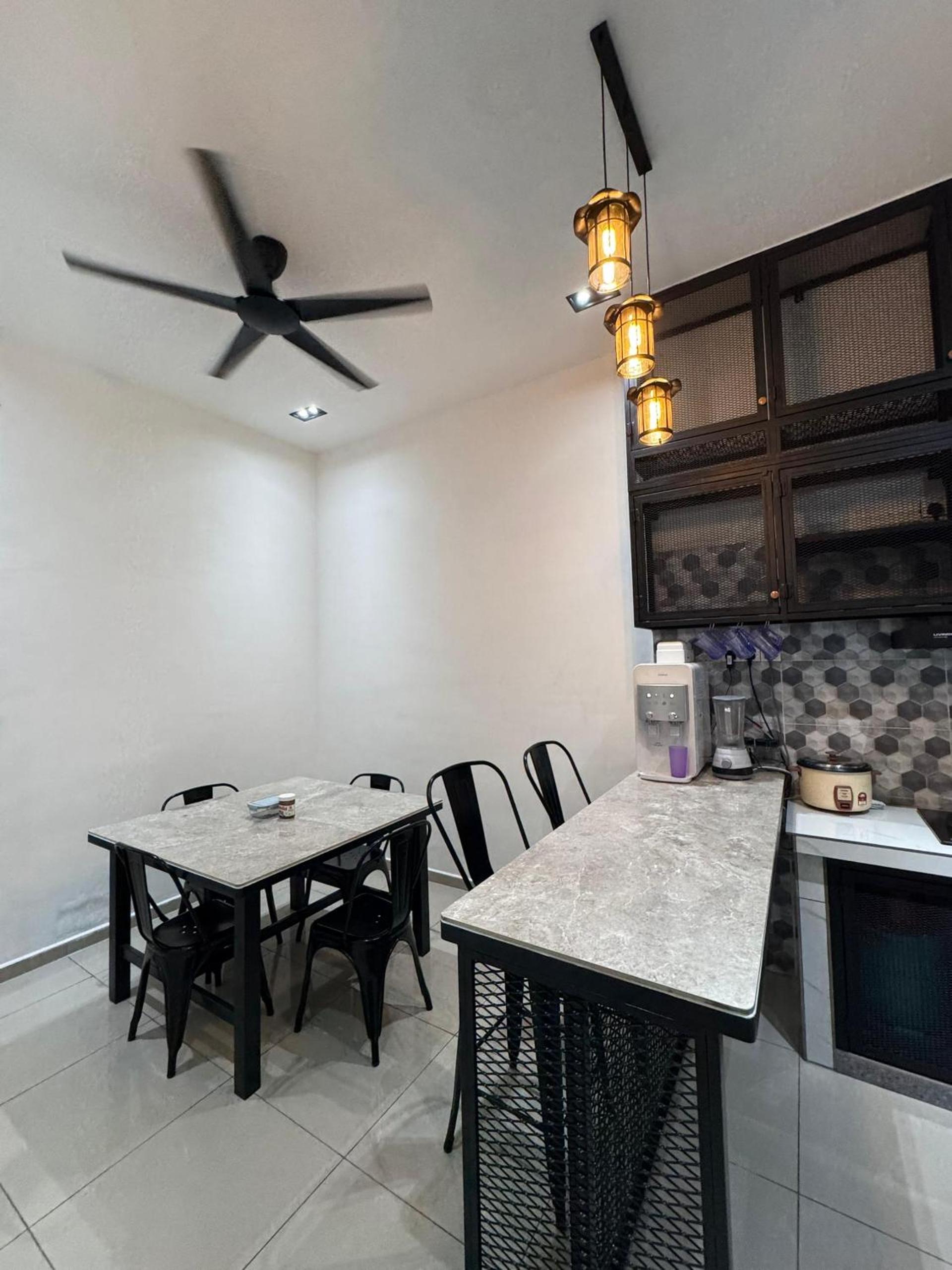 Meera Homestay