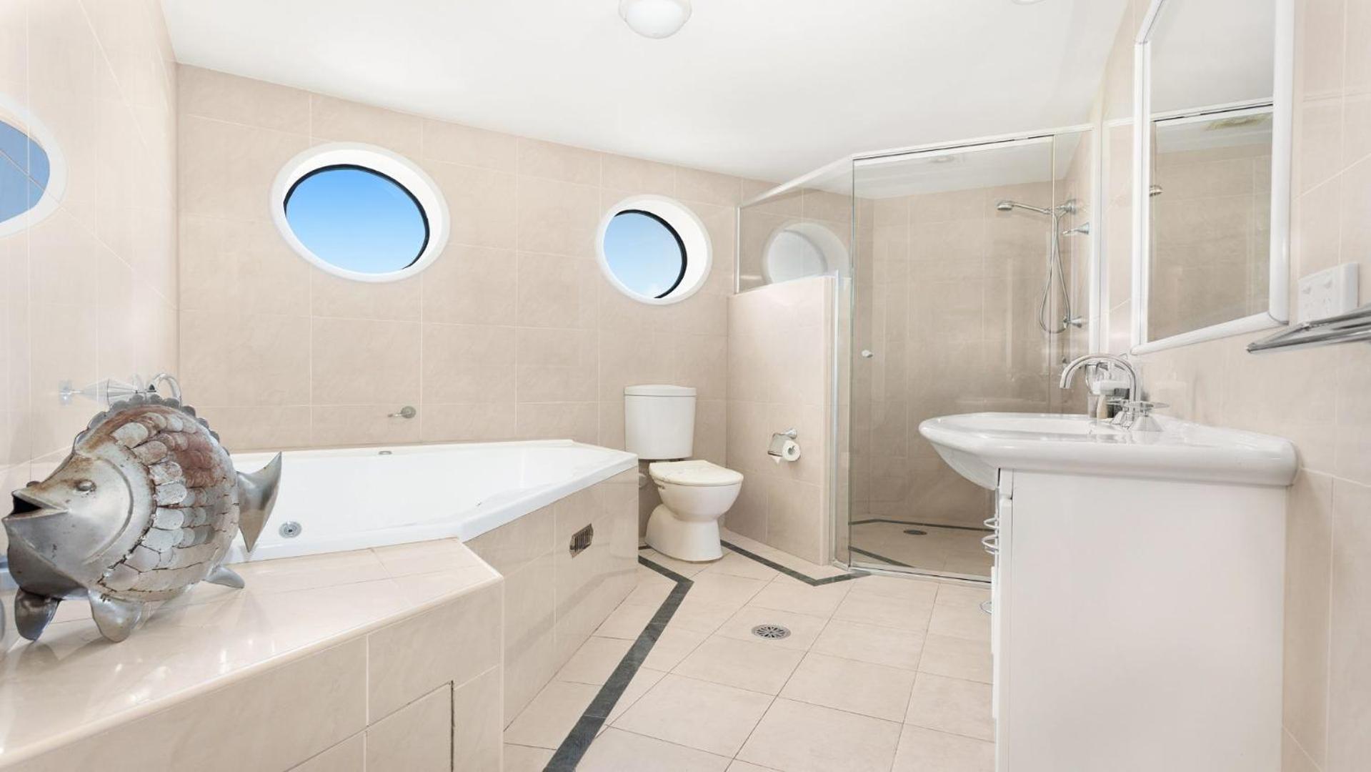 Le Point 702 Luxury and Views