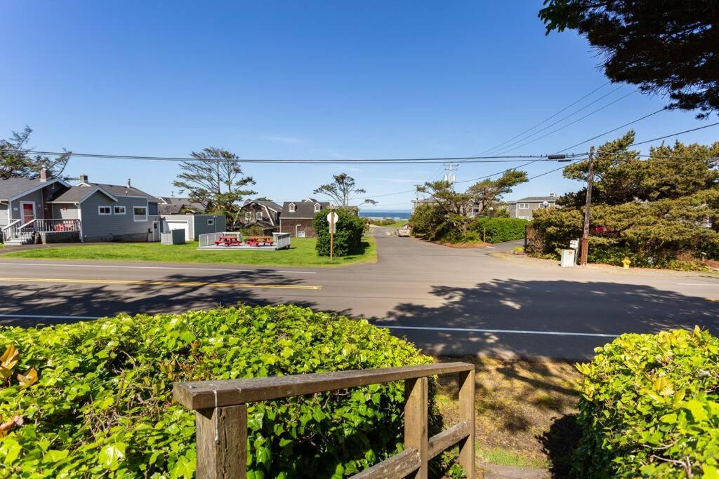 Cannon Beach Condo Ocean Views ! Close to Beach! view 3