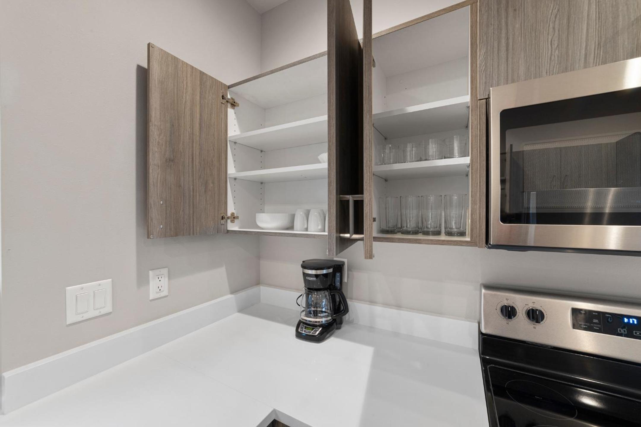 New Fully Updated Condo 914 in Anacortes view 4